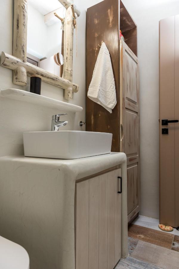 Elizabeth'S Small Apartment Naxos City Exterior photo